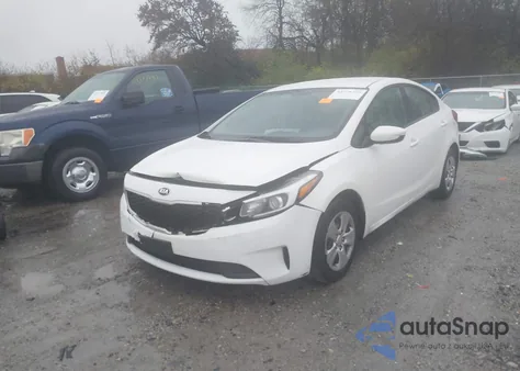 2017 Kia Forte Lx z USA, uszkodzony, nr VIN 3KPFK4A7XHE158985